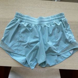 Lululemon Hotty Hot Low Rise Short 4"
